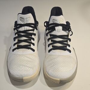 Nike Mamba Focus TB Men's White Black Low Top Basketball Sneakers AT1214-100